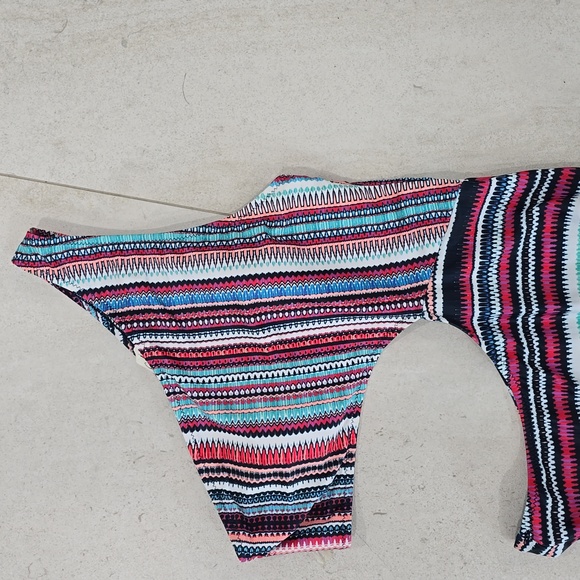 Poshmark Listing Description:🎨 Colorful One-Shoulder Cutout Swimsuit – Trendy - Picture 4 of 5